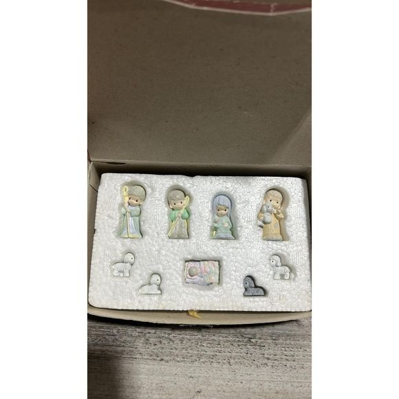 Enesco Precious Moments Miniature Nativity Set Painted Pewter Nine 9 Pieces 1989 - Picture 6 of 7
